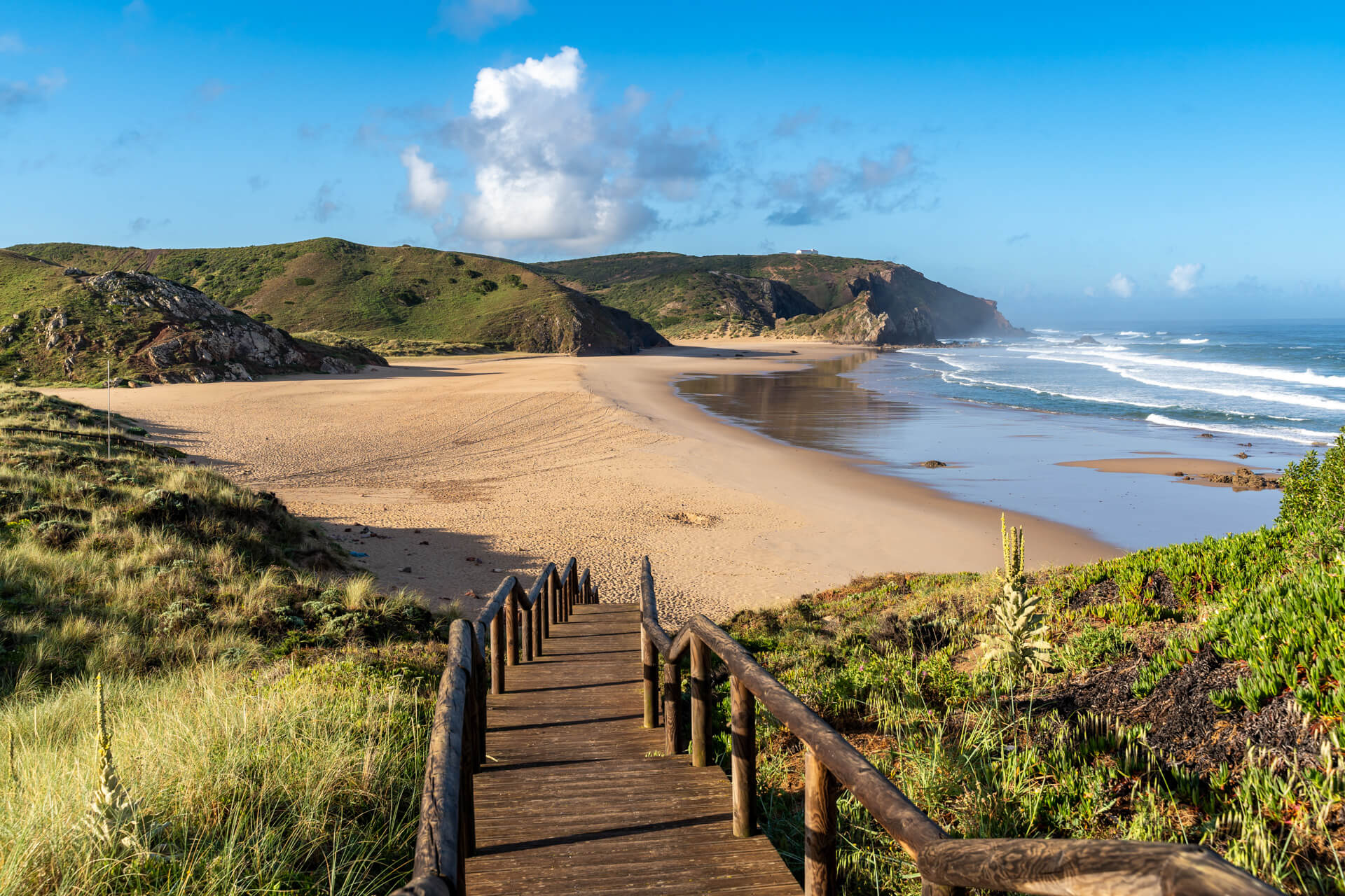 Las 14 mejores playas de Portugal con diversos elementos